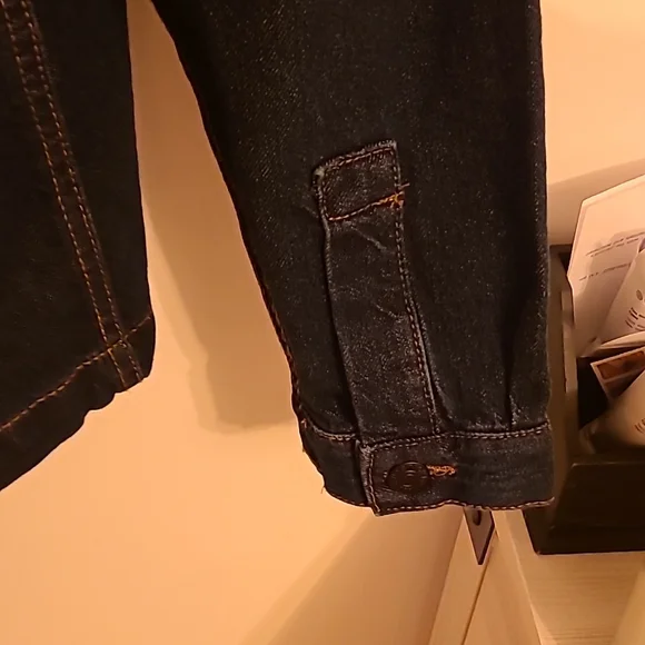 Buffalo David Bitton Dark Wash Denim Button Up Shacket NWT - Picture 4 of 4